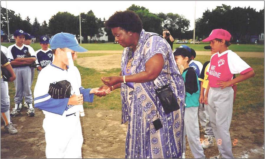JA with baseball kids, c1996 (1)